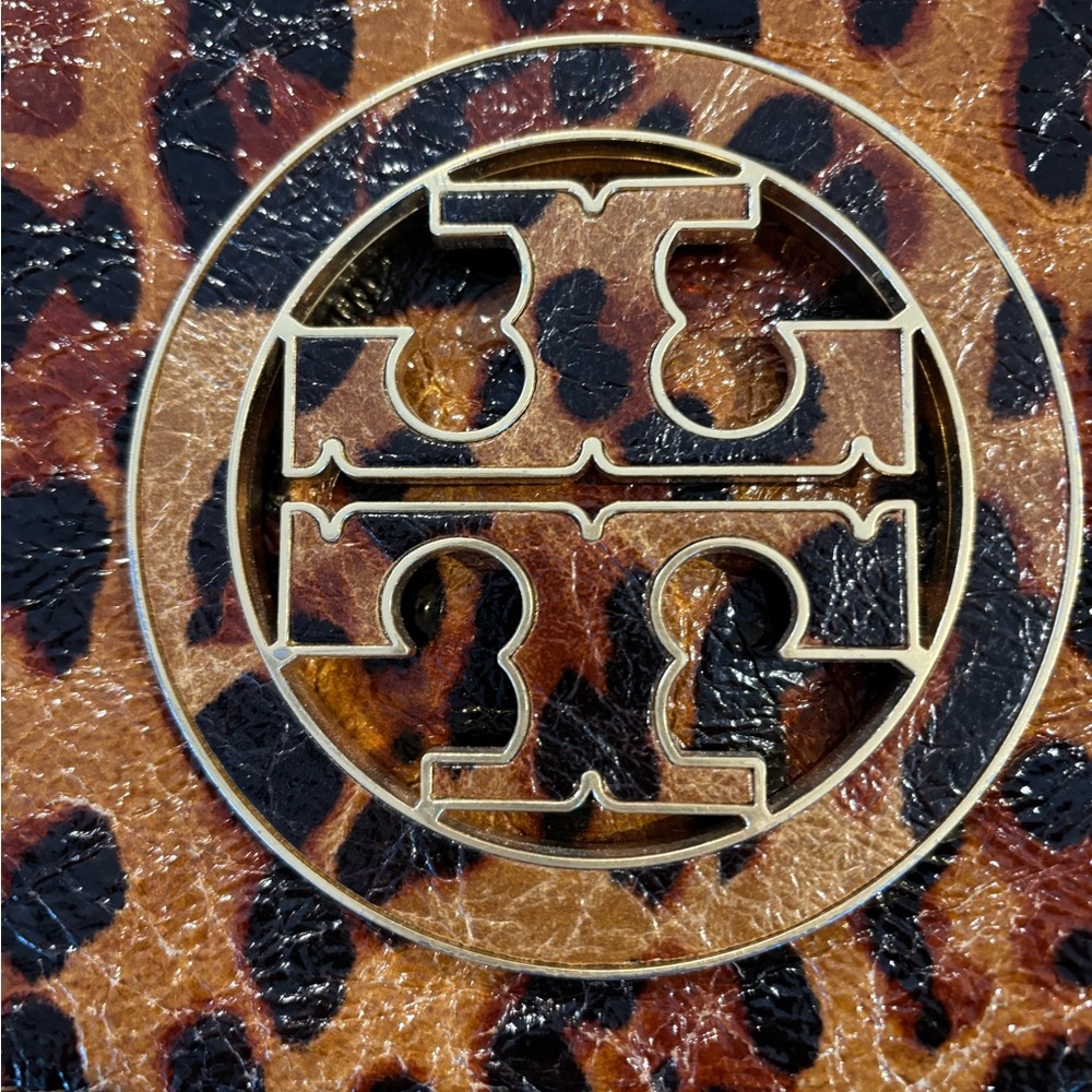 Authentic Tory Burch
Vegan Leather Leapord Print Crossbody Bag - Picture 3 of 16